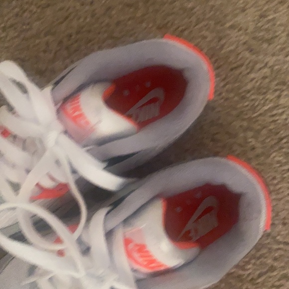 Nike - Picture 9 of 10